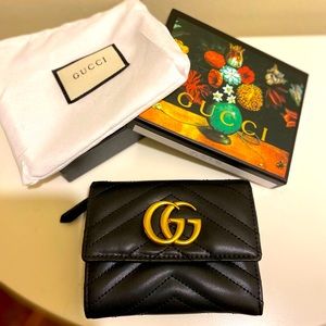 Black & Gold GUCCI GG Marmont wallet BRAND NEW